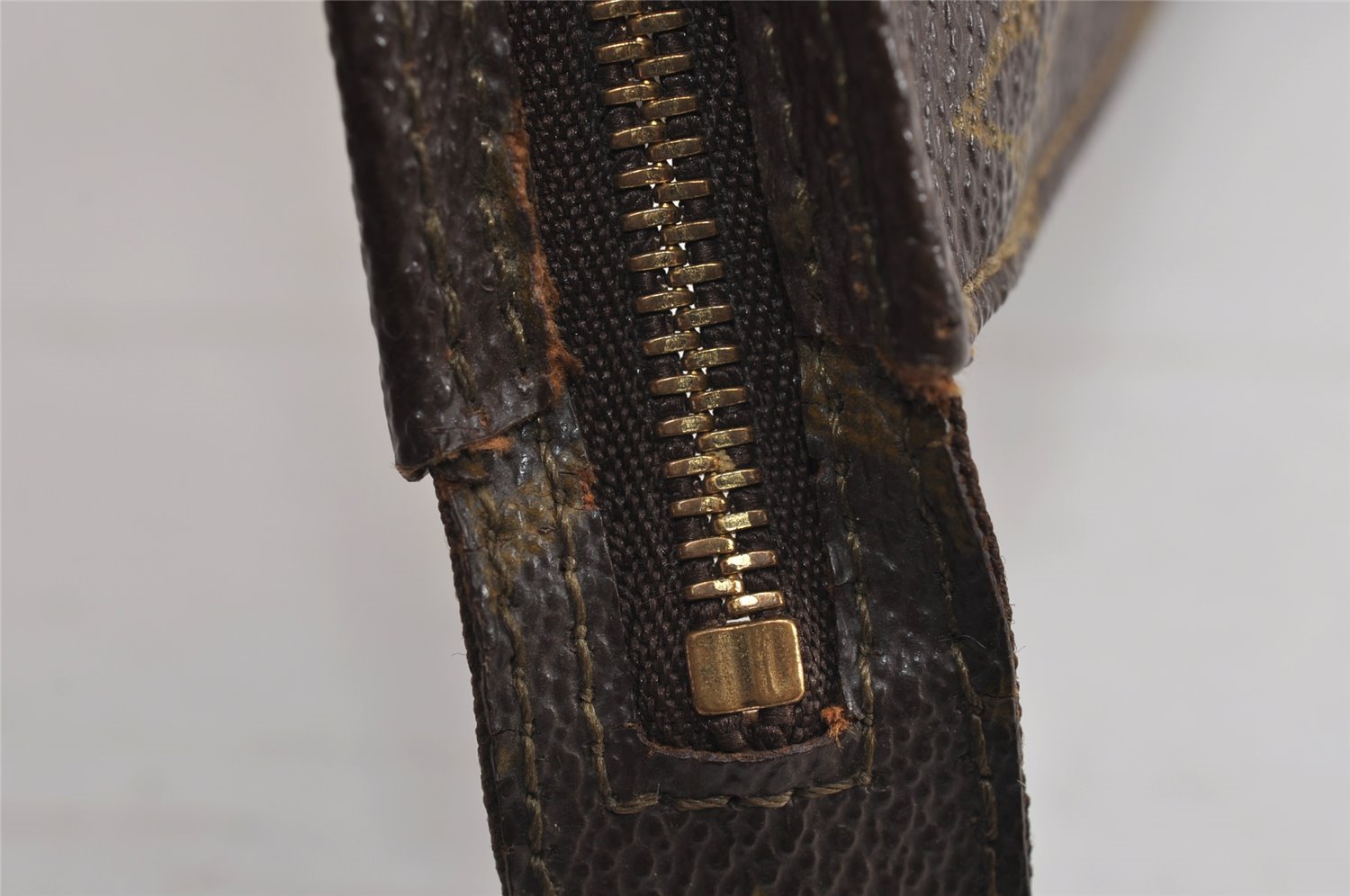 Auth Louis Vuitton Monogram Poche Toilette 26 Cosmetics Pouch USA Model LV 2535J