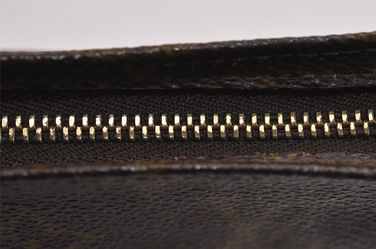 Auth Louis Vuitton Monogram Poche Toilette 26 Cosmetics Pouch USA Model LV 2535J