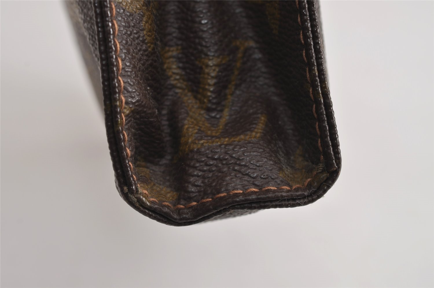 Auth Louis Vuitton Monogram Poche Toilette 26 Cosmetics Pouch USA Model LV 2535J