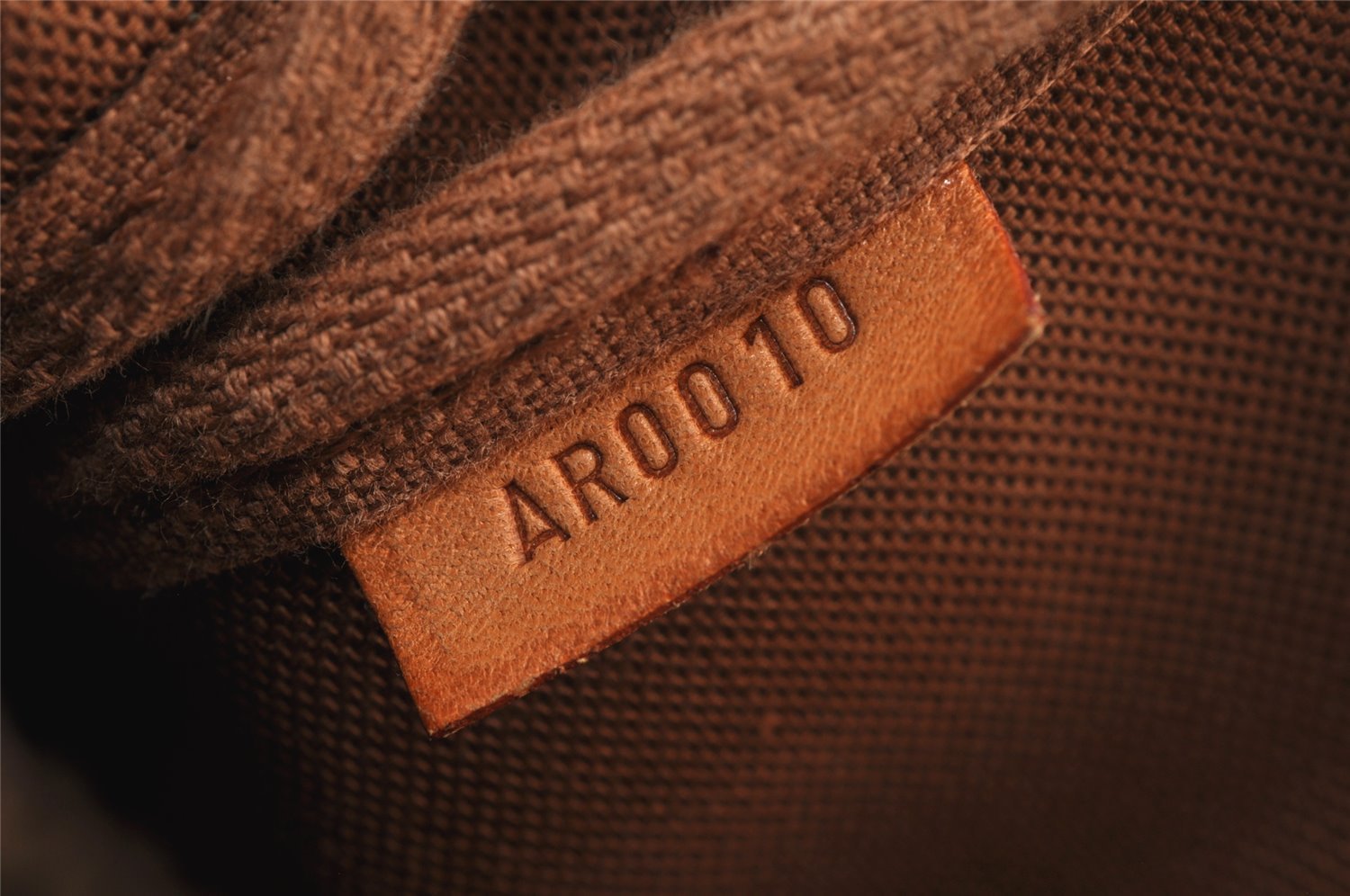 Authentic Louis Vuitton Monogram Pochette Accessoires Pouch M51980 LV 2536K