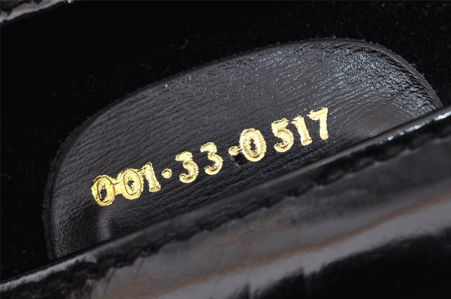 Authentic Vintage GUCCI Shoulder Cross Body Bag Purse Enamel Leather Black 2537I