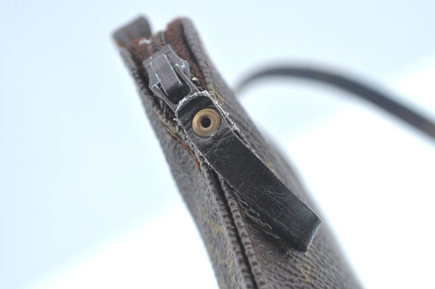 Auth Louis Vuitton Monogram Pochette Secret Shoulder Bag Pouch Old Model 2539I