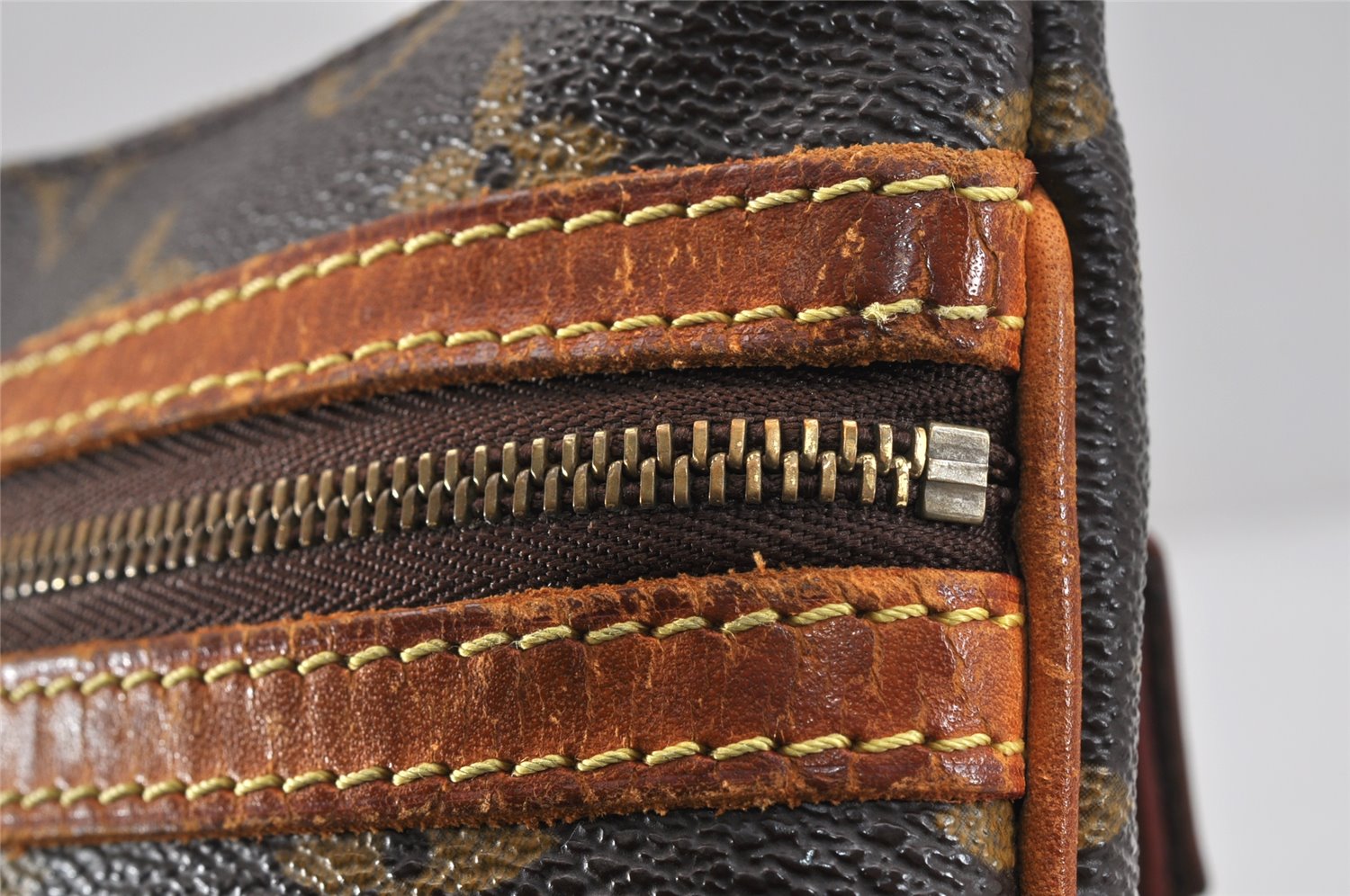 Auth Louis Vuitton Monogram Pochette Bosphore Shoulder Cross Bag M40044 LV 2543K