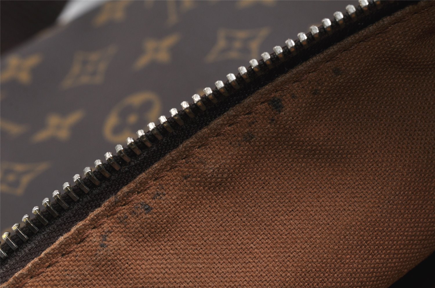 Auth Louis Vuitton Monogram Pochette Bosphore Shoulder Cross Bag M40044 LV 2543K