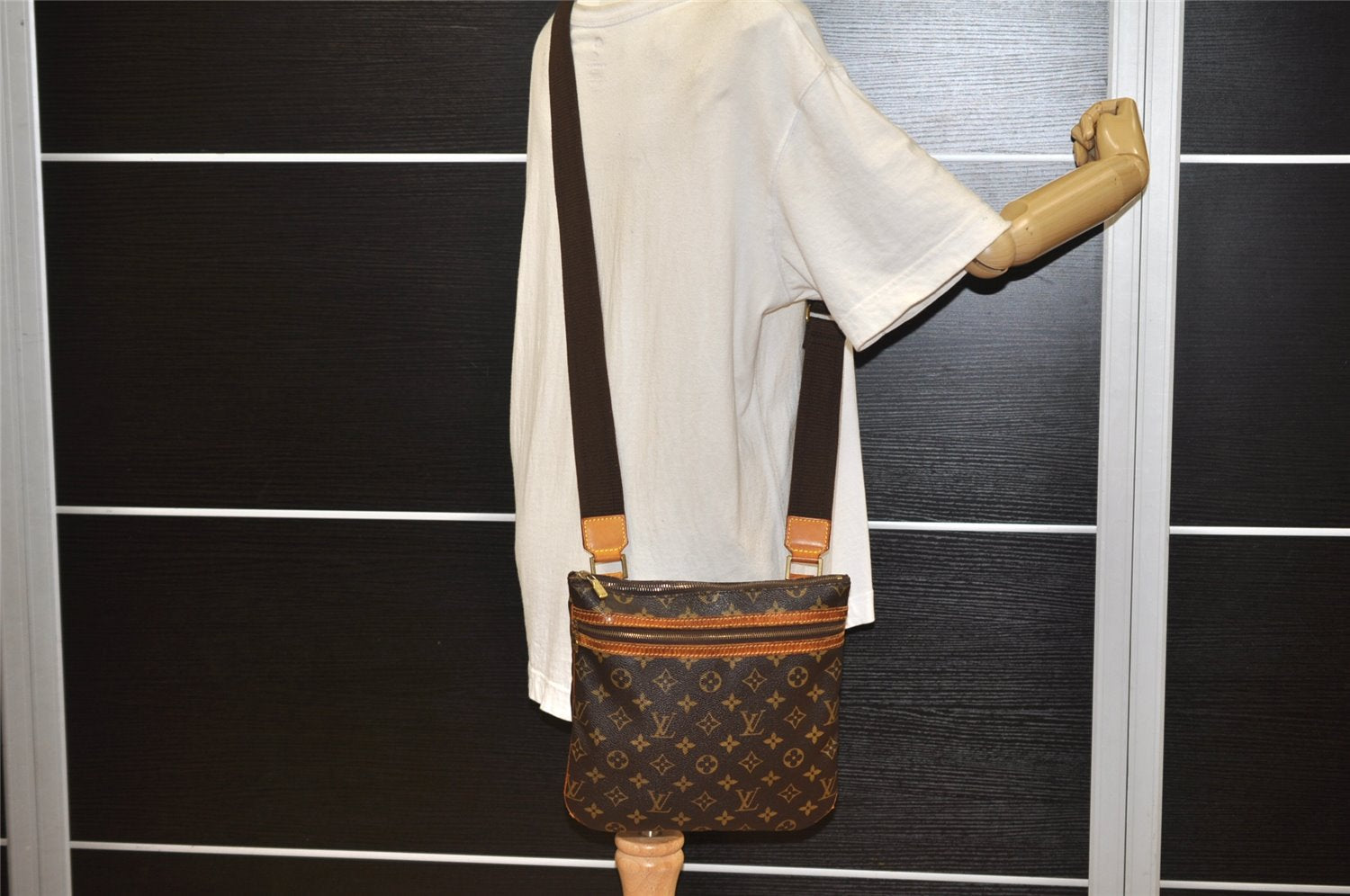 Auth Louis Vuitton Monogram Pochette Bosphore Shoulder Cross Bag M40044 LV 2543K