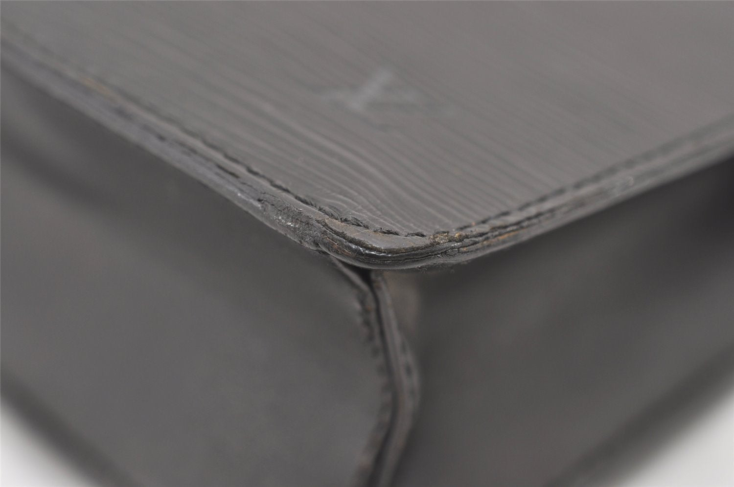 Authentic Louis Vuitton Epi Pochette Homme Clutch Hand Bag Black M52522 LV 2544J