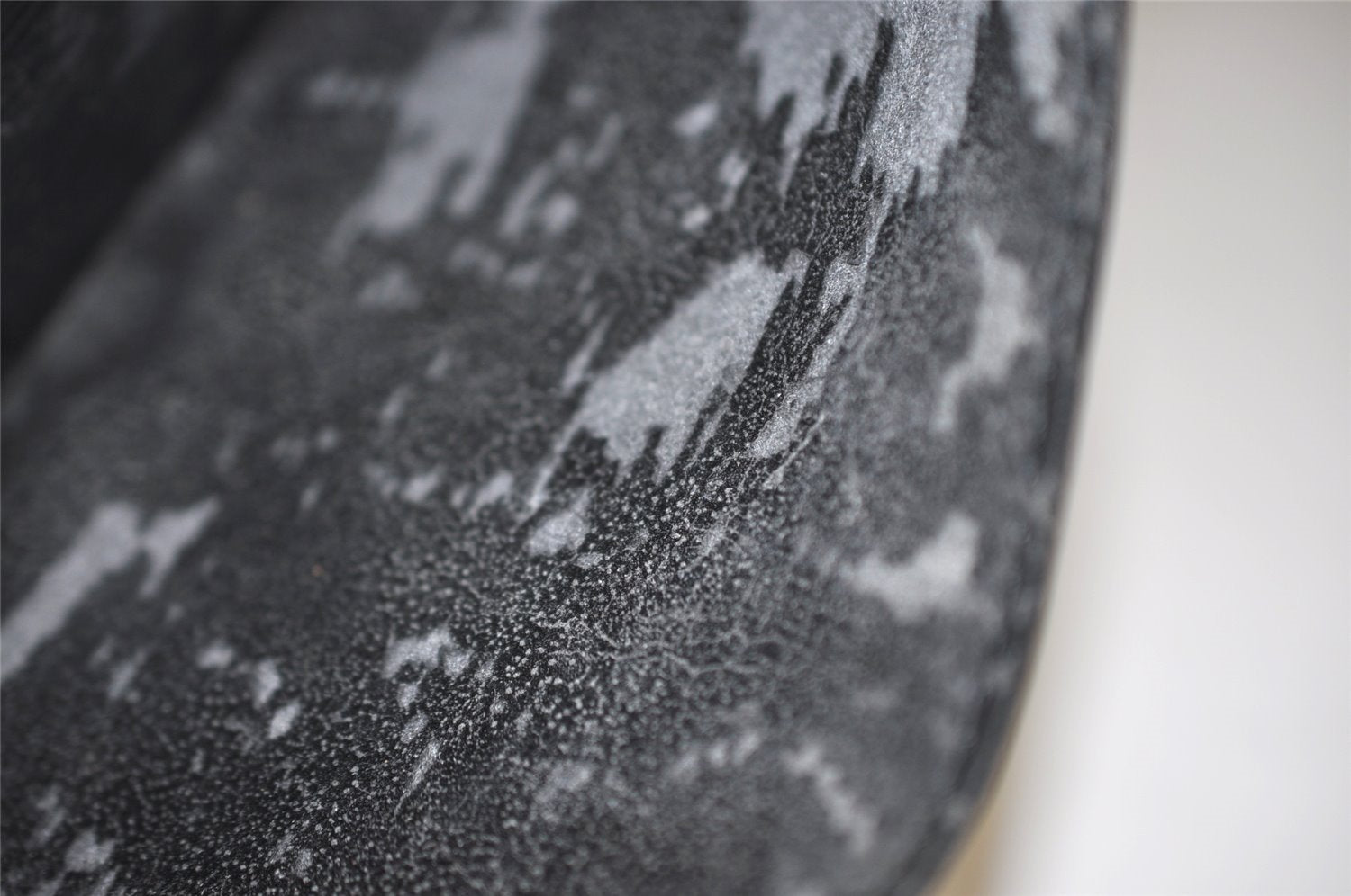 Authentic Louis Vuitton Epi Pochette Homme Clutch Hand Bag Black M52522 LV 2544J