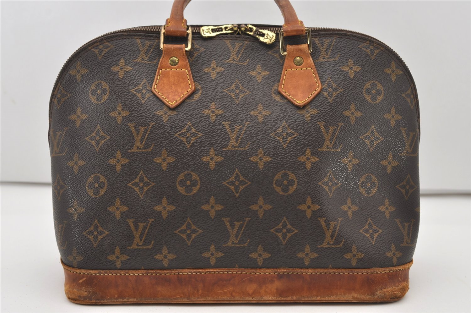 Authentic Louis Vuitton Monogram Alma Hand Bag Purse M51130 LV 2545J