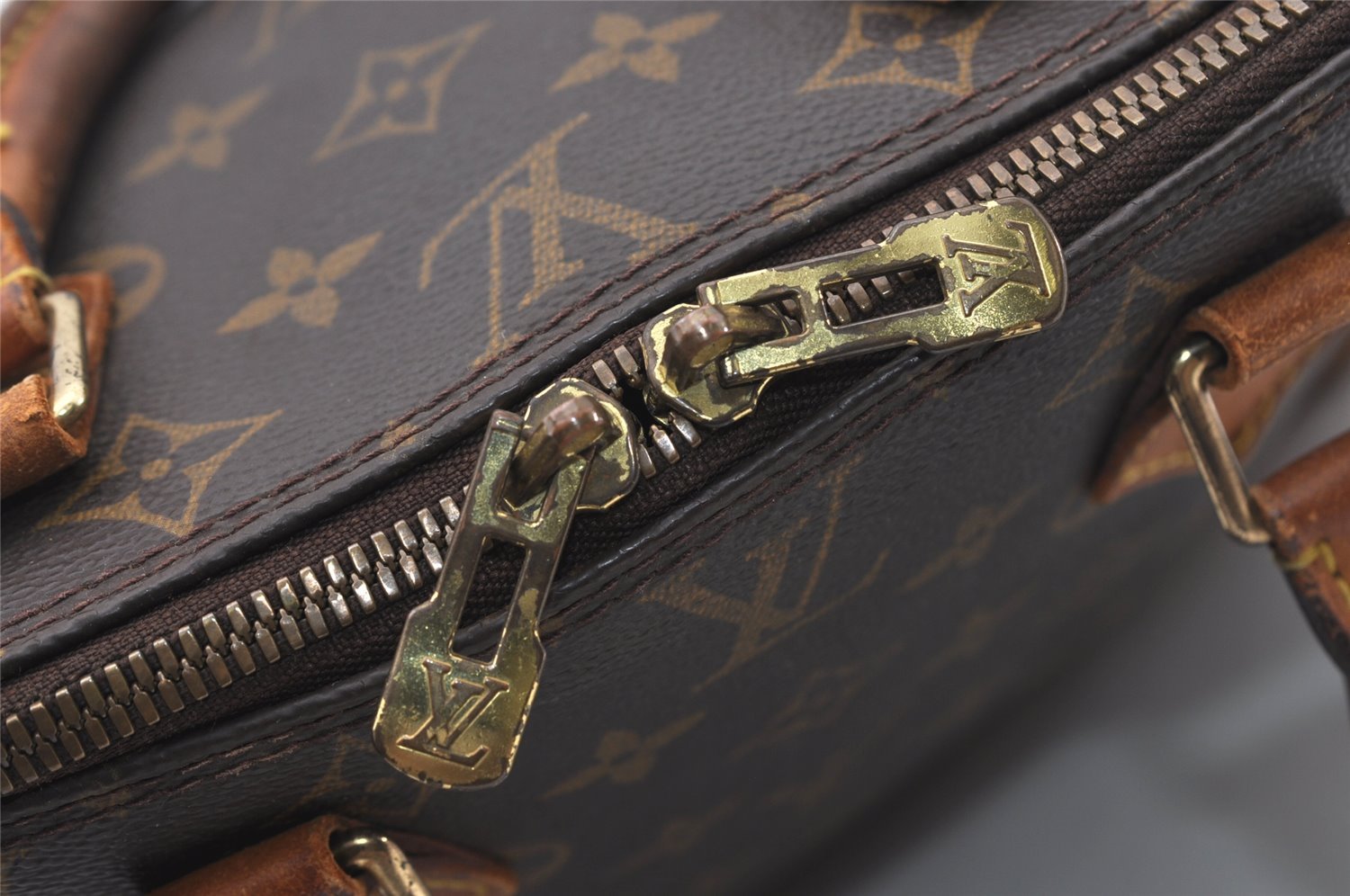 Authentic Louis Vuitton Monogram Alma Hand Bag Purse M51130 LV 2545J