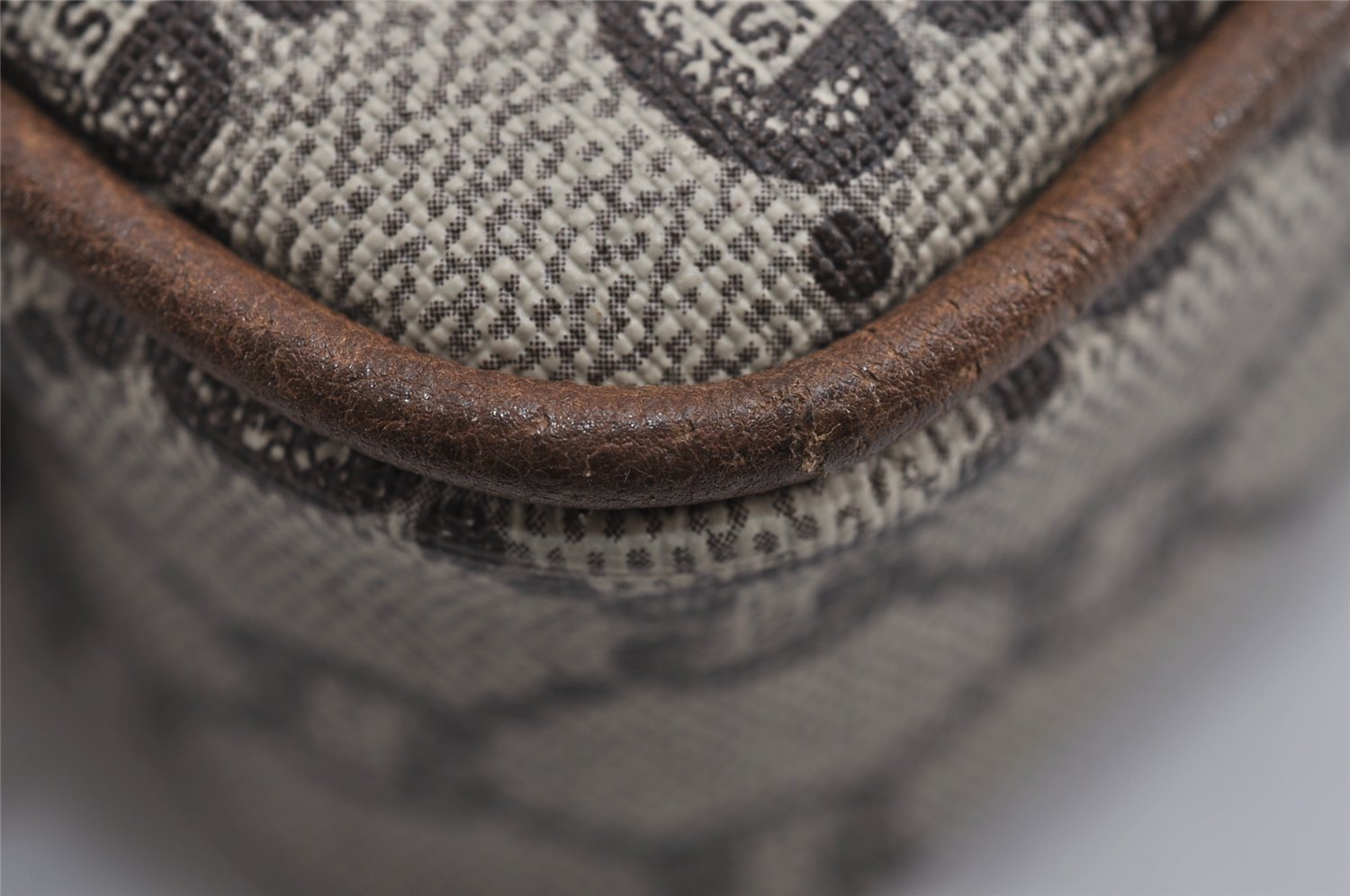 Authentic GUCCI GG Plus Shoulder Cross Body Bag Purse PVC Leather Brown 2549J