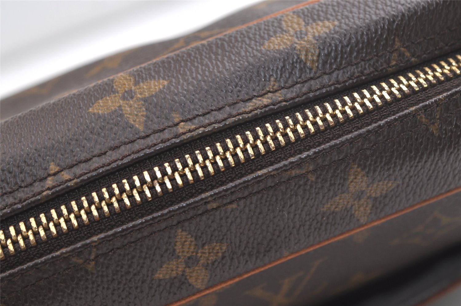 Authentic Louis Vuitton Monogram Compiegne 28 Clutch Hand Bag M51845 LV 2550K