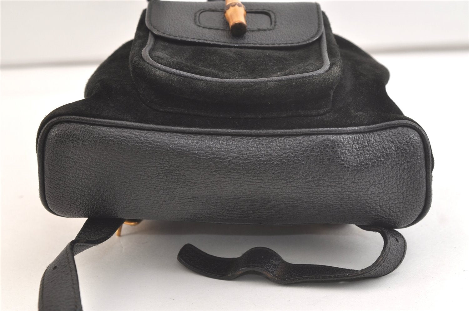 Authentic GUCCI Bamboo Drawstring Backpack Purse Suede Leather Black 2554K