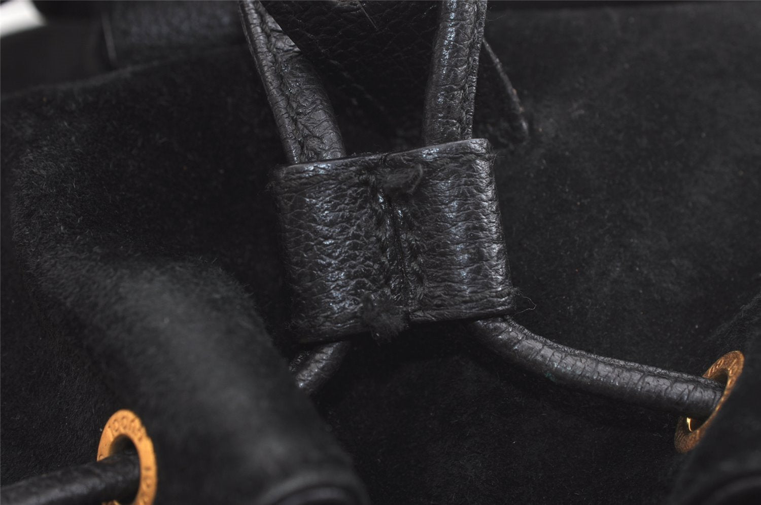 Authentic GUCCI Bamboo Drawstring Backpack Purse Suede Leather Black 2554K