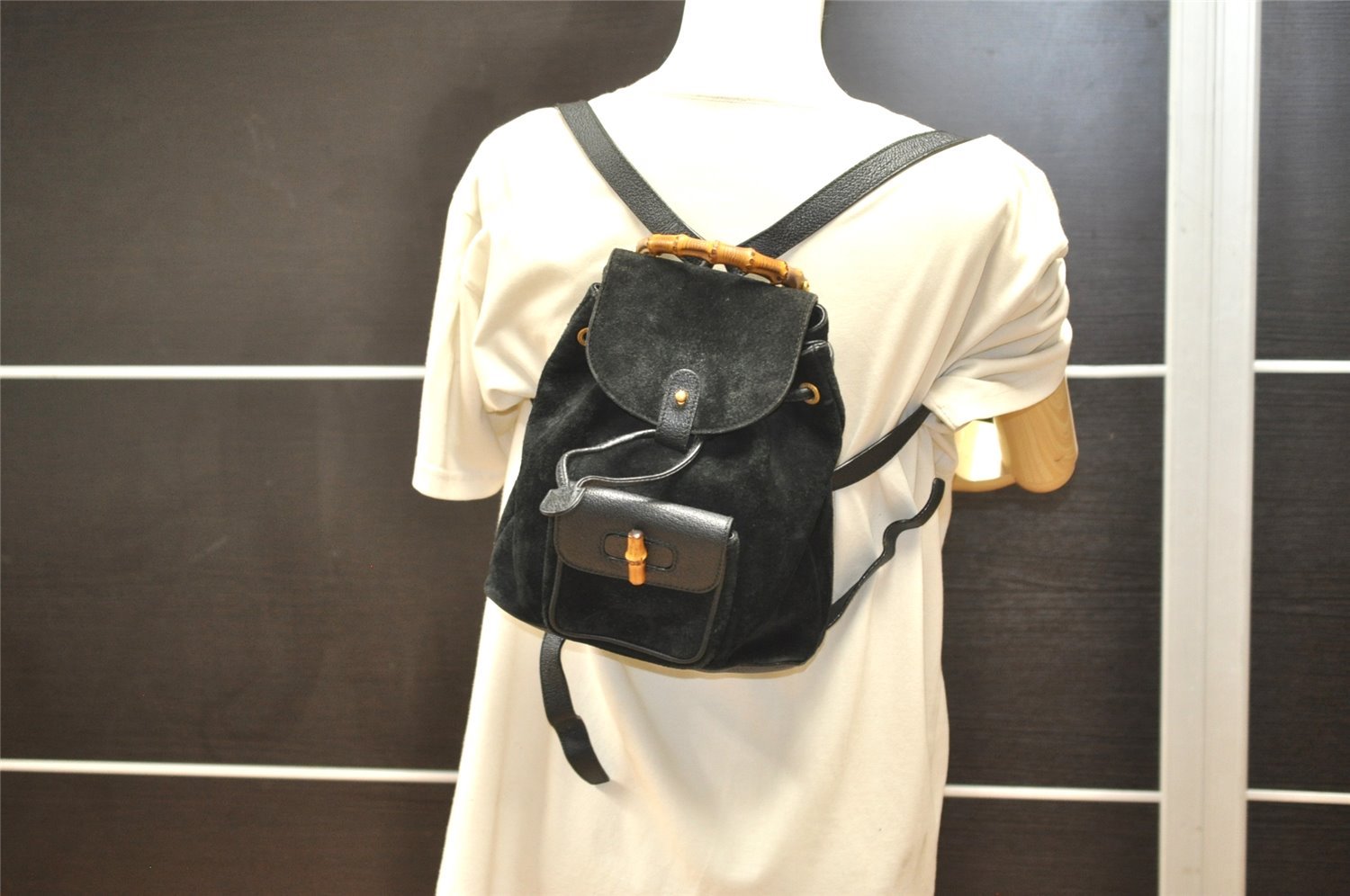 Authentic GUCCI Bamboo Drawstring Backpack Purse Suede Leather Black 2554K