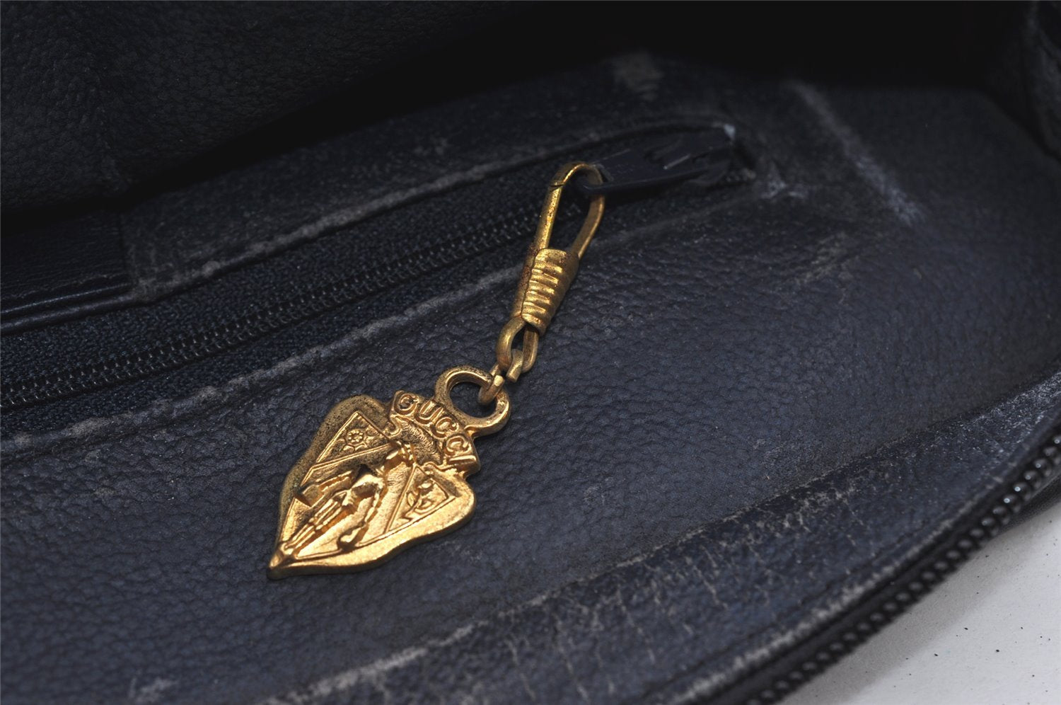 Authentic GUCCI Micro GG PVC Leather Shoulder Cross Body Bag Purse Navy 2557I