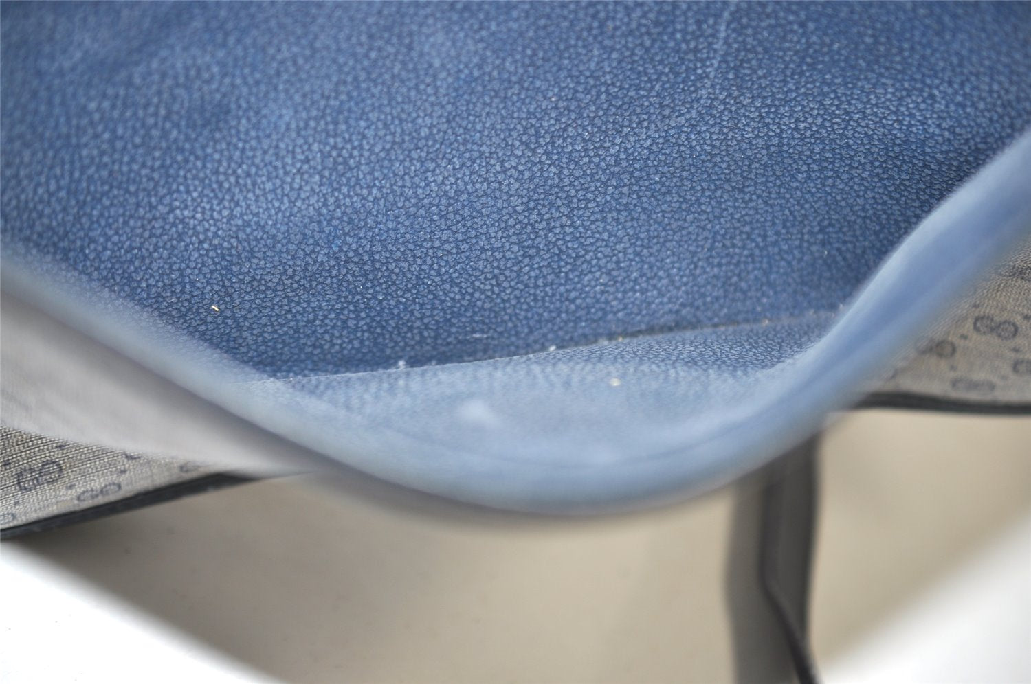 Authentic GUCCI Micro GG PVC Leather Shoulder Cross Body Bag Purse Navy 2557I