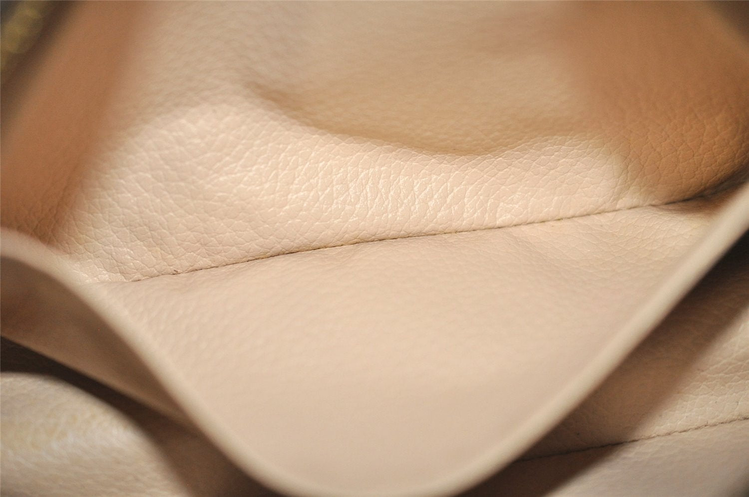 Authentic Louis Vuitton Monogram Trousse Toilette 18 Clutch Bag M47526 LV 2560I