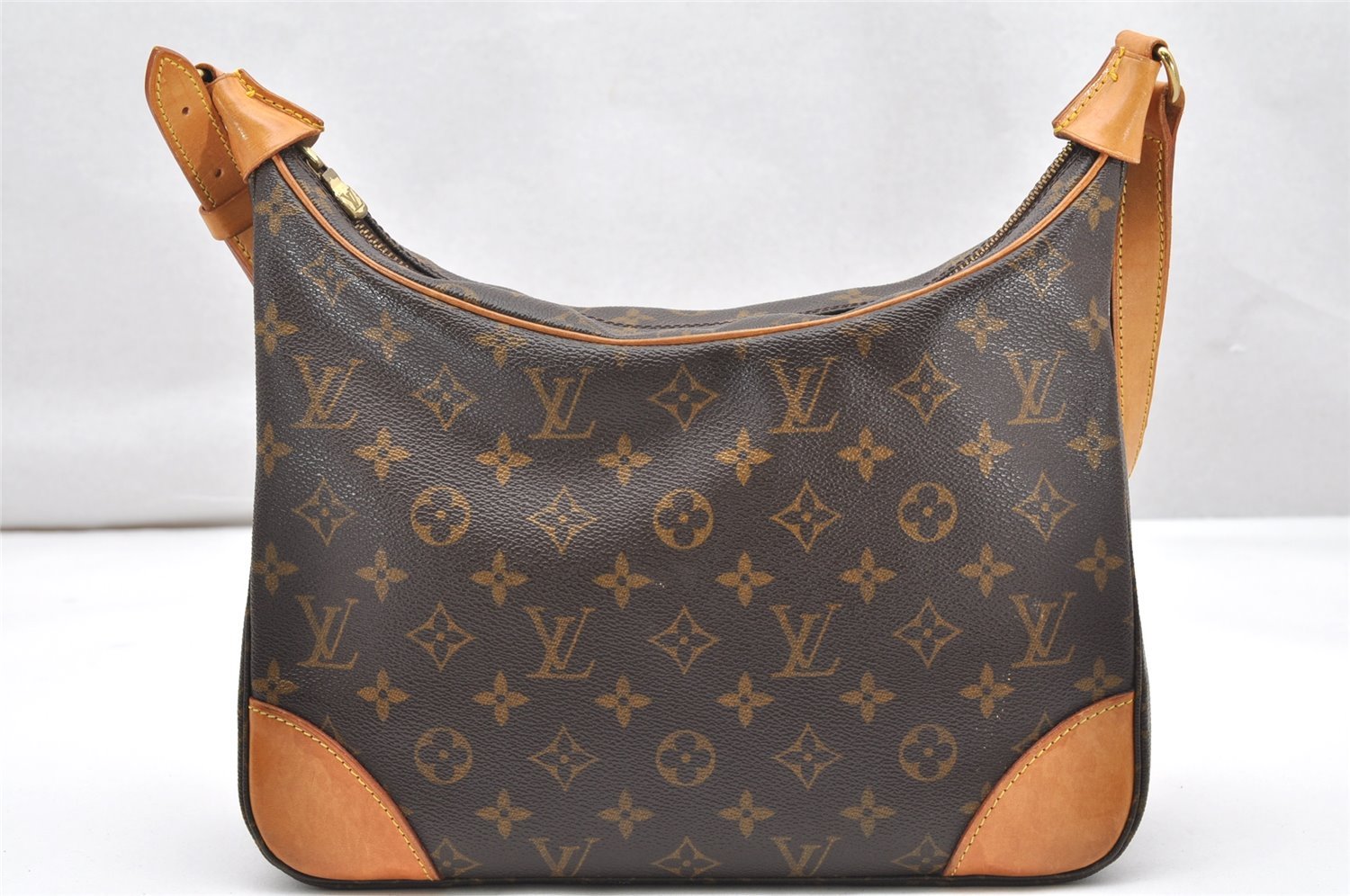 Authentic Louis Vuitton Monogram Boulogne 30 Shoulder Cross Bag M52165 LV 2572K