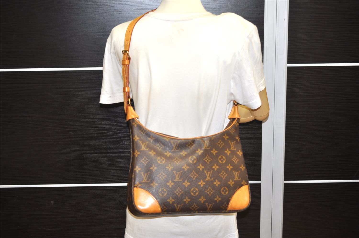 Authentic Louis Vuitton Monogram Boulogne 30 Shoulder Cross Bag M52165 LV 2572K