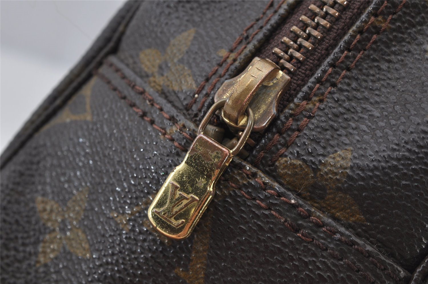 Auth Louis Vuitton Monogram Trousse Toilette 28 Clutch Hand Bag M47522 LV 2573J