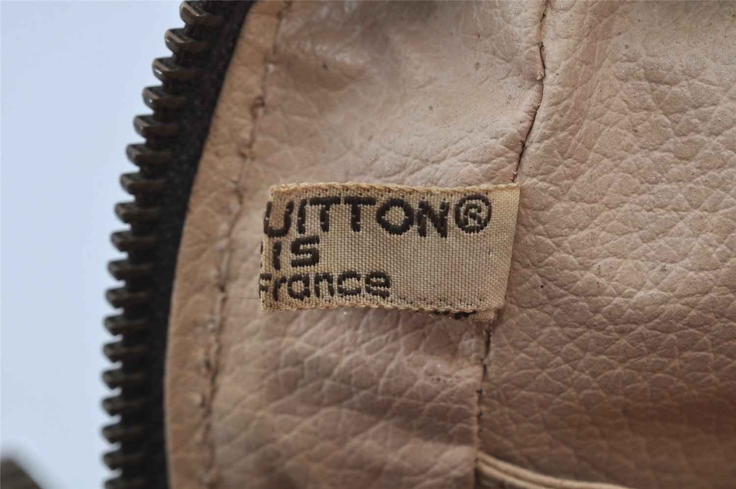 Auth Louis Vuitton Monogram Trousse Toilette 28 Clutch Hand Bag M47522 LV 2573J