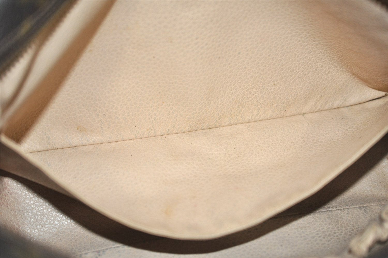 Auth Louis Vuitton Monogram Trousse Toilette 28 Clutch Hand Bag M47522 LV 2573J