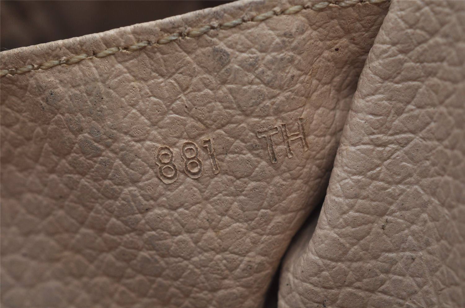 Auth Louis Vuitton Monogram Trousse Toilette 28 Clutch Hand Bag M47522 LV 2573J