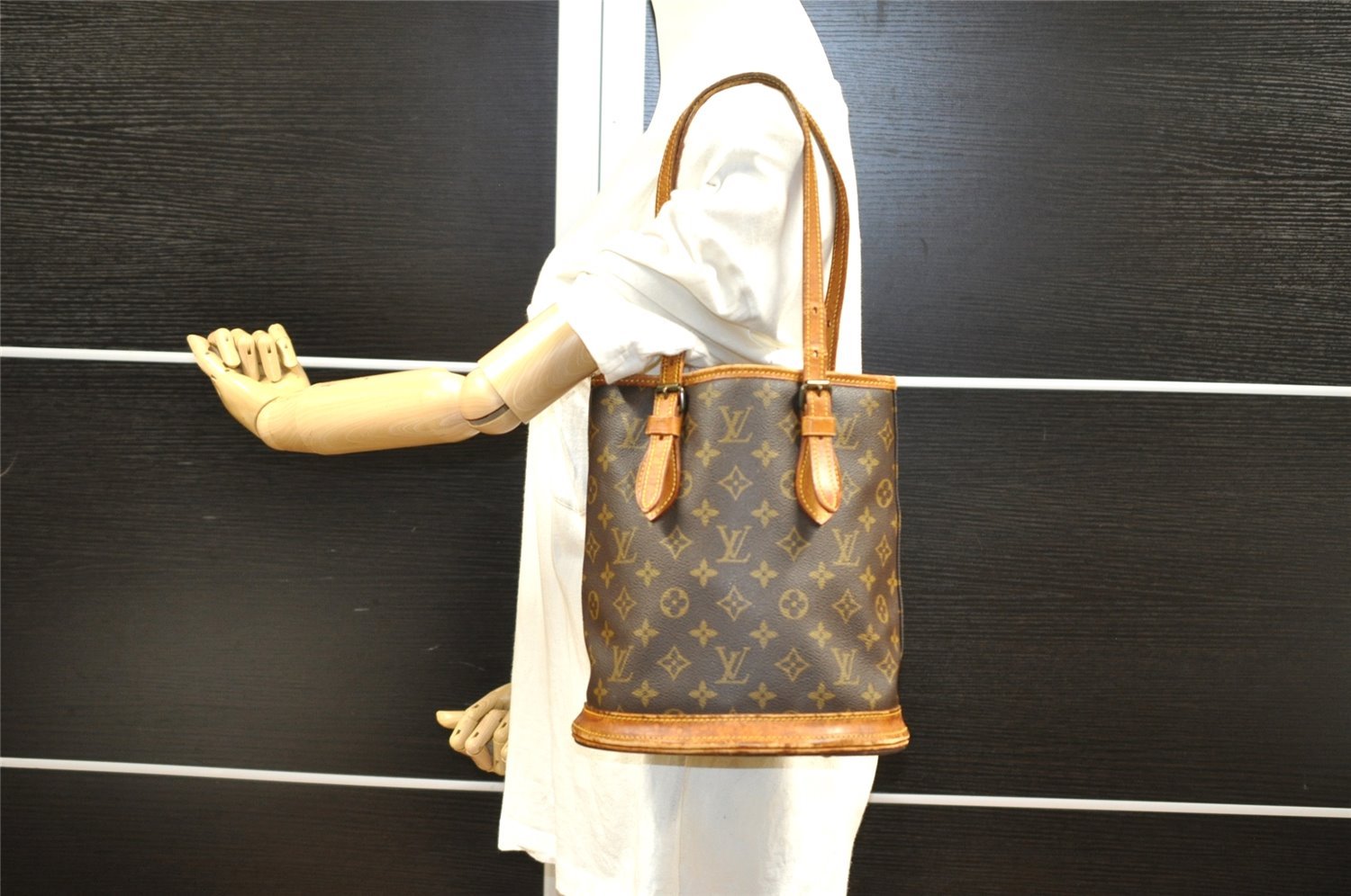 Authentic Louis Vuitton Monogram Bucket PM Shoulder Tote Bag Old Model LV 2577I