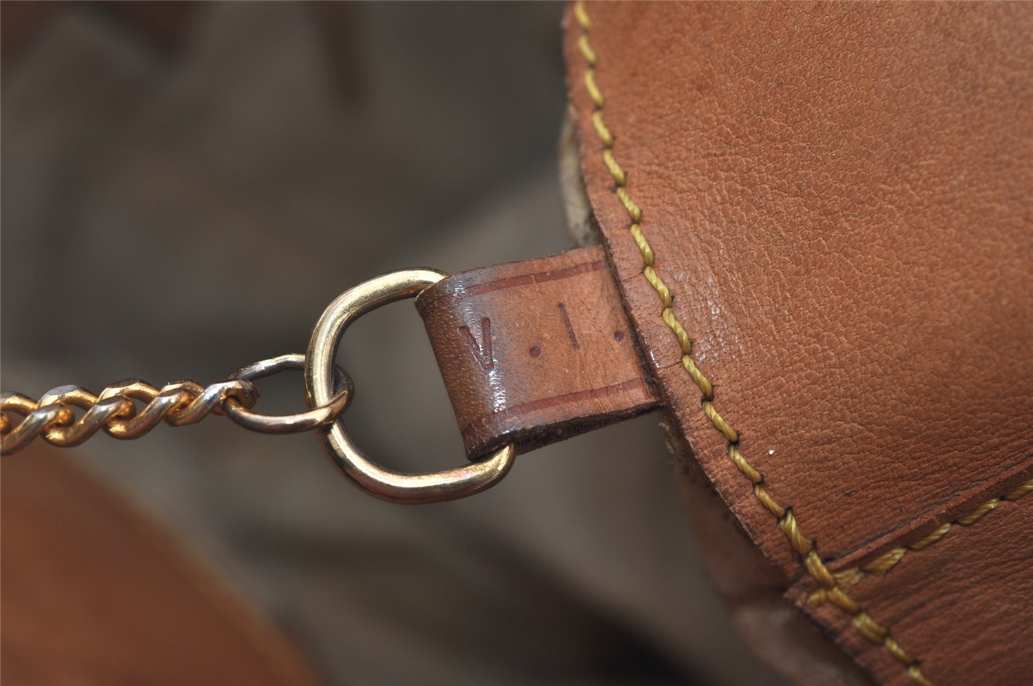 Authentic Louis Vuitton Monogram Bucket GM Shoulder Tote Bag Old Model LV 2580I