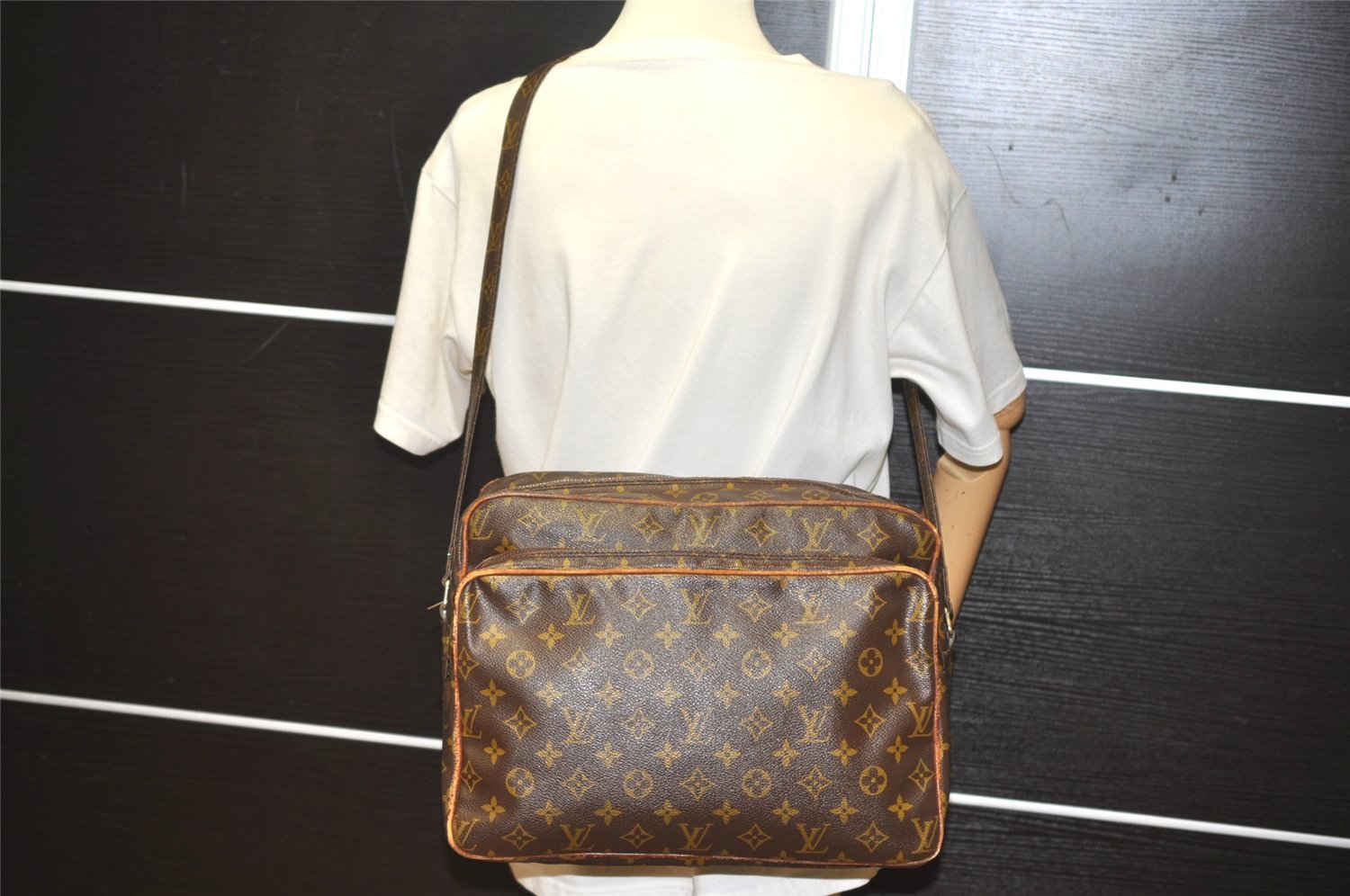 Authentic Louis Vuitton Monogram Nile 34 Shoulder Cross Body Bag Old Model 2581I
