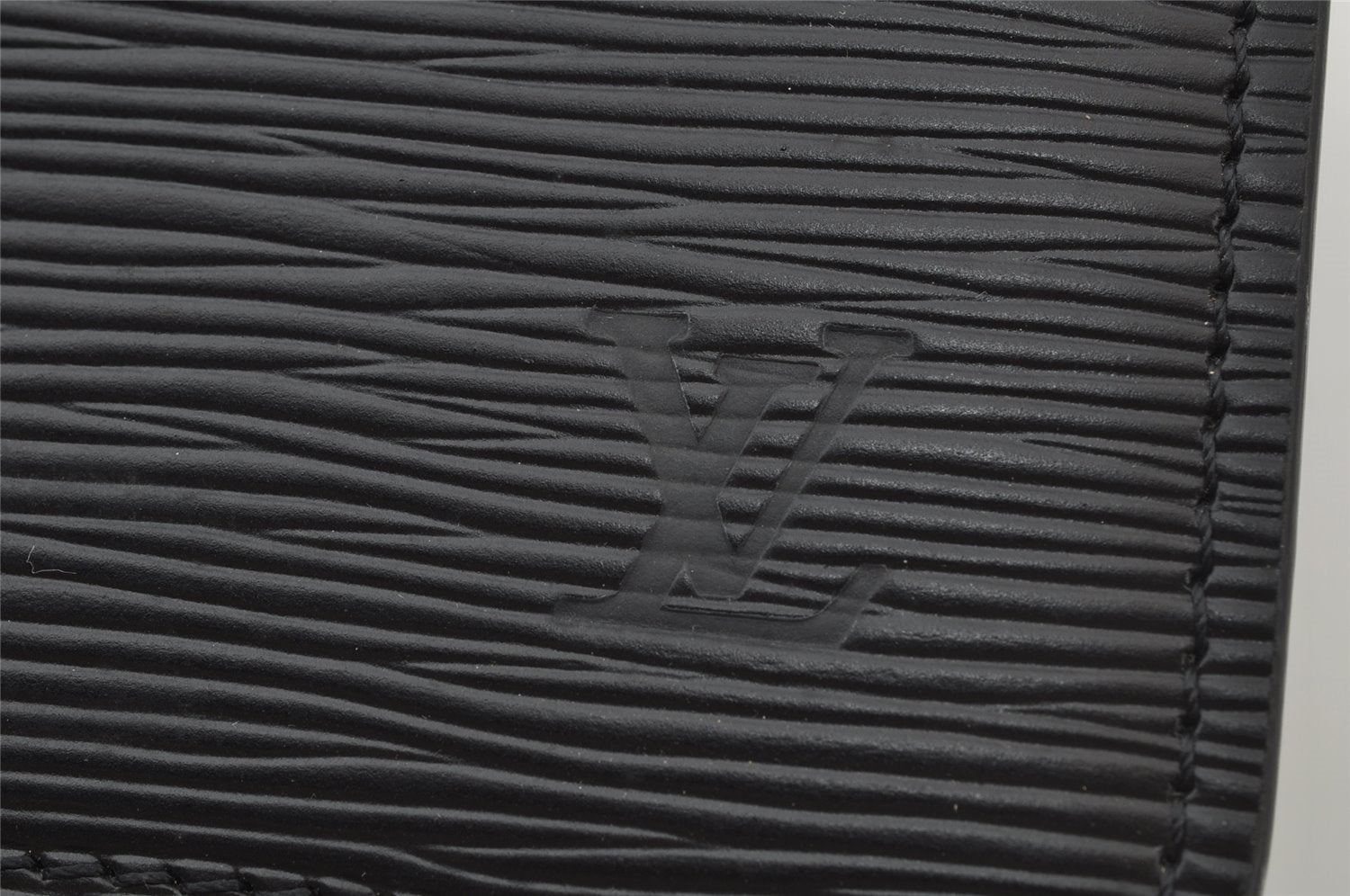 Authentic Louis Vuitton Epi Riviera Hand Bag Black M48182 LV 2581J