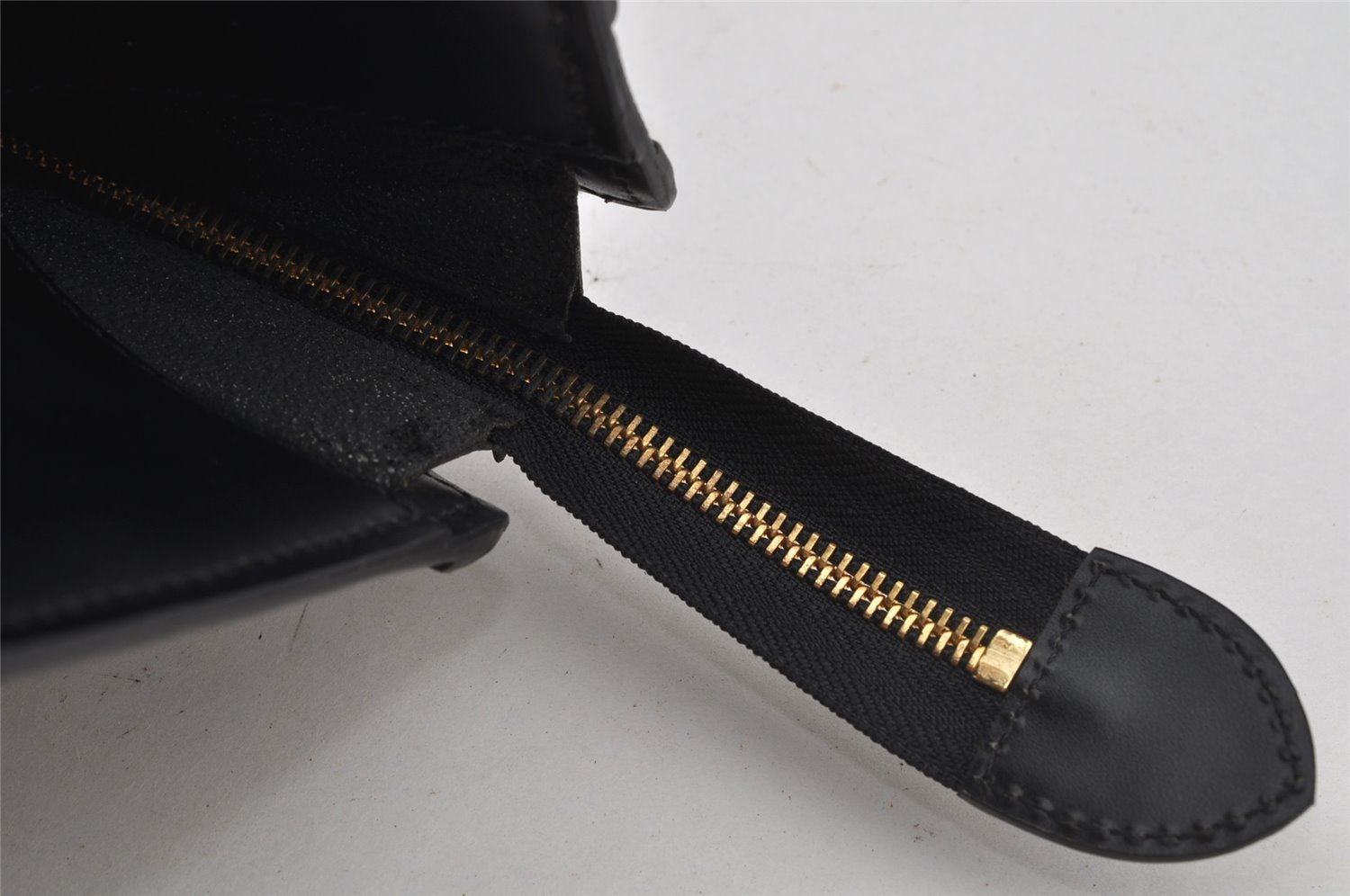 Authentic Louis Vuitton Epi Riviera Hand Bag Black M48182 LV 2581J