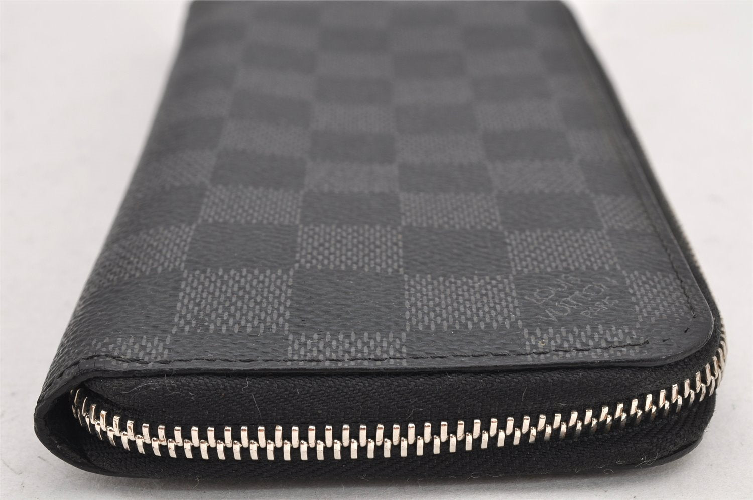 Authentic Louis Vuitton Damier Graphite Zippy Wallet Vertical N63095 LV 2587K
