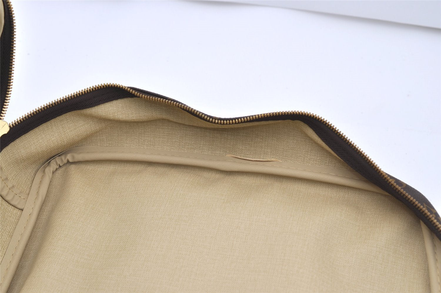 Authentic Louis Vuitton Monogram Alize 24 Heures Boston Hand Bag M41399 LV 2588J