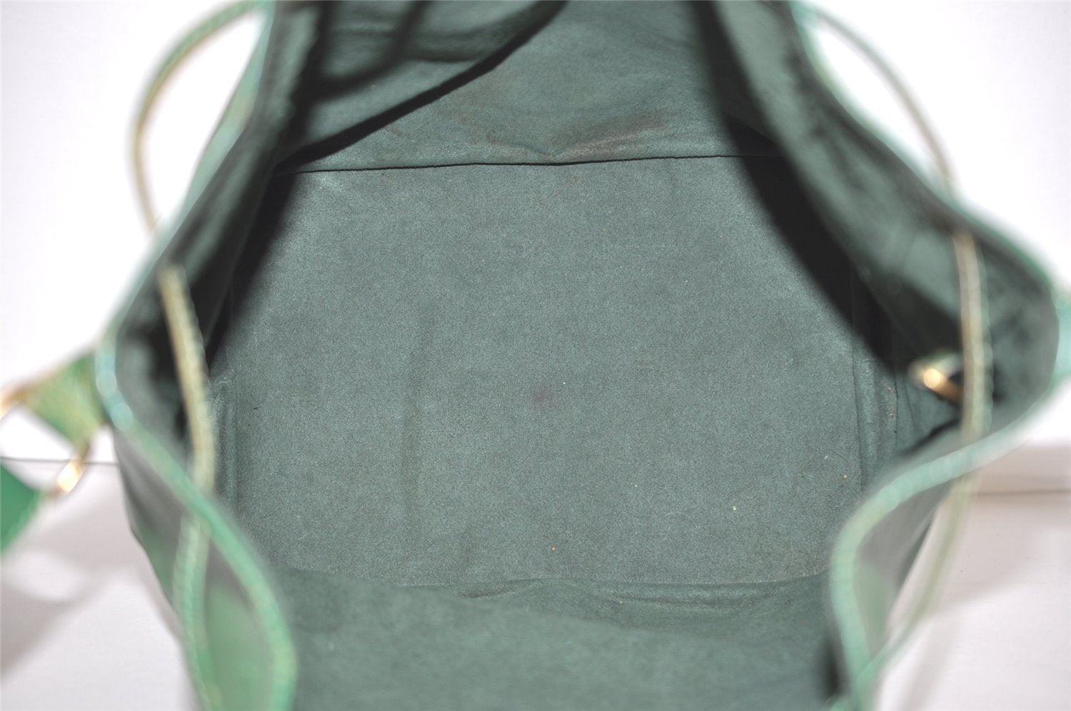 Authentic Louis Vuitton Epi Noe Shoulder Drawstring Bag Green M44004 LV 2591I