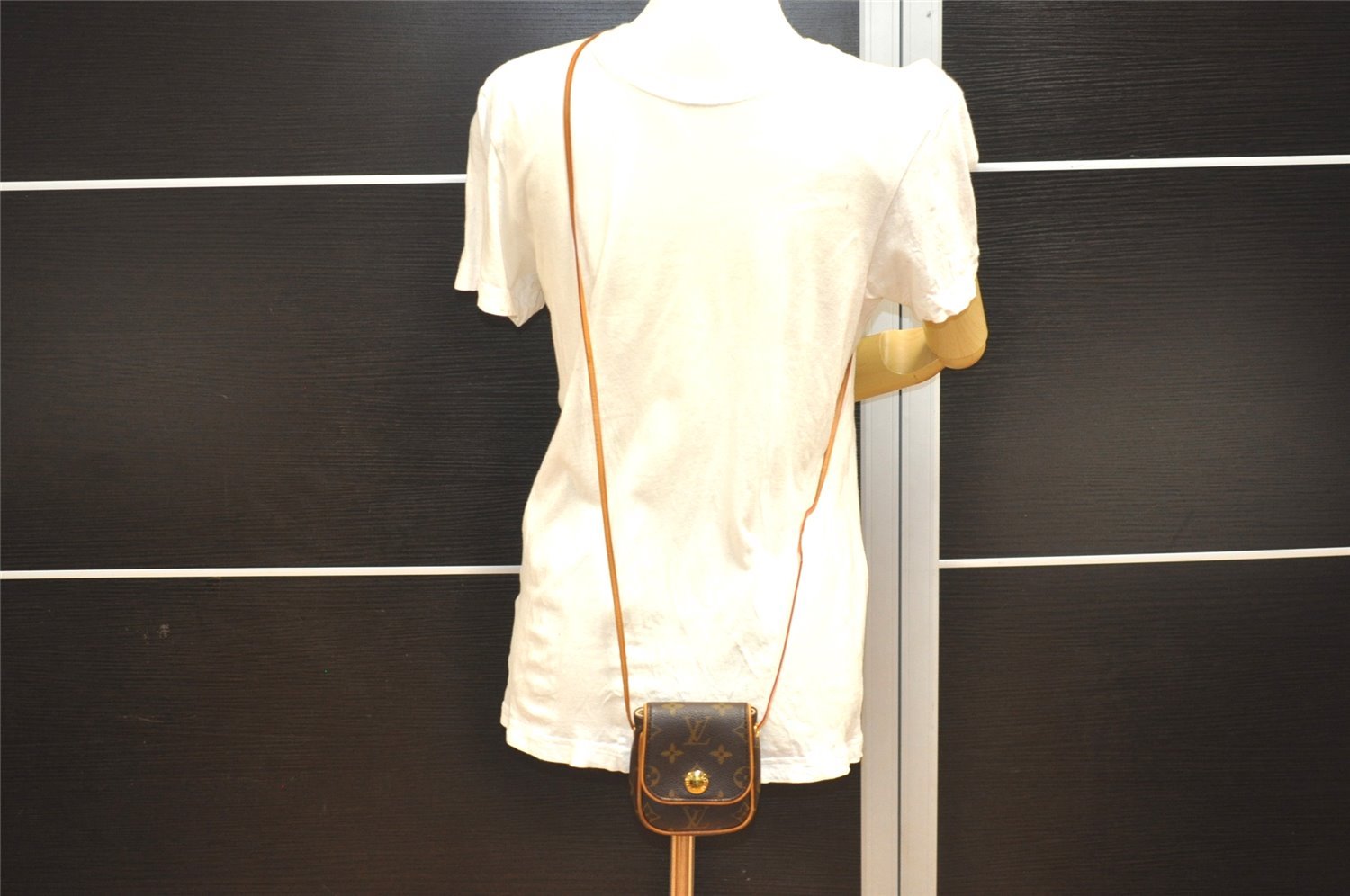 Authentic Louis Vuitton Monogram Pochette Cancun Shoulder Pouch M60018 LV 2594I