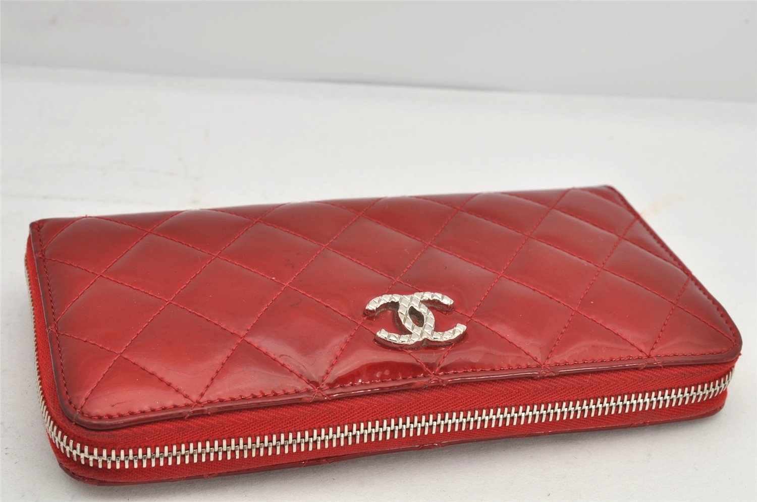 Authentic CHANEL Brilliant Enamel Matelasse Long Wallet Purse Red CC Box 2594K