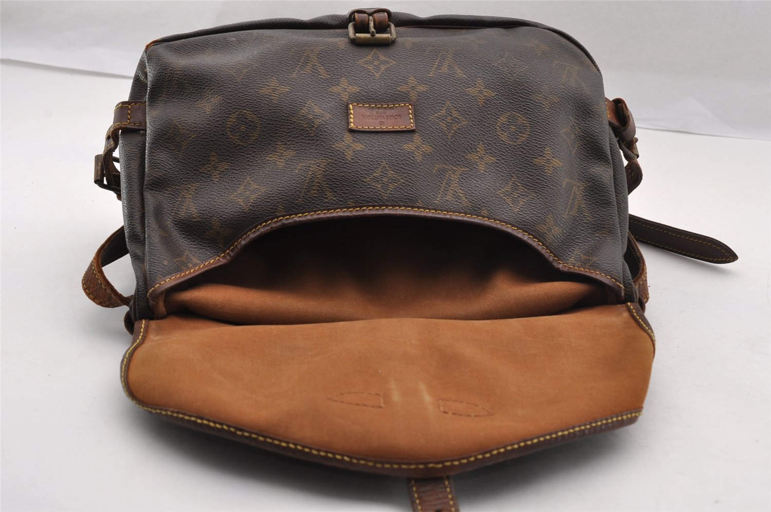 Authentic Louis Vuitton Monogram Saumur 30 Shoulder Cross Bag M42256 LV 2595I