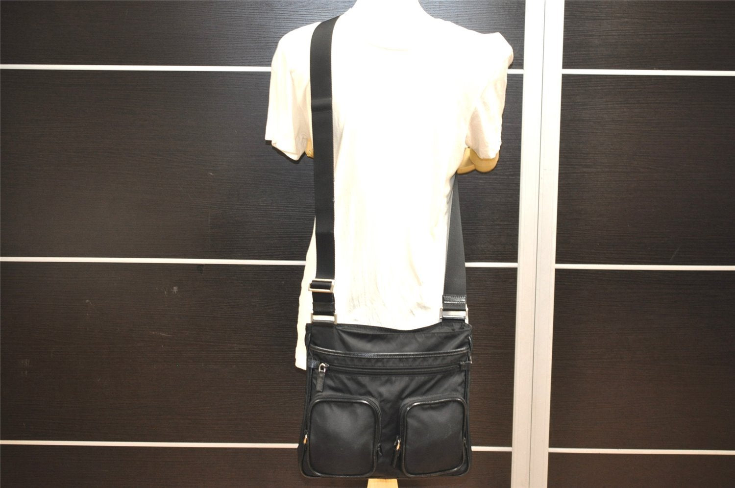 Authentic PRADA Nylon Tessuto Leather Shoulder Cross Body Bag Purse Black 2602J