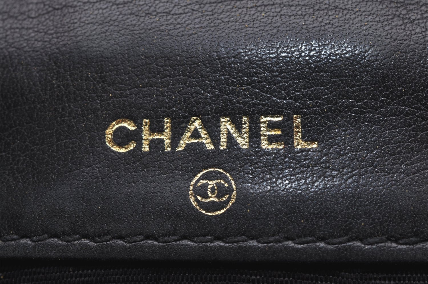 Authentic CHANEL Vintage Caviar Skin CoCo Mark Bifold Wallet Purse Black 2609I