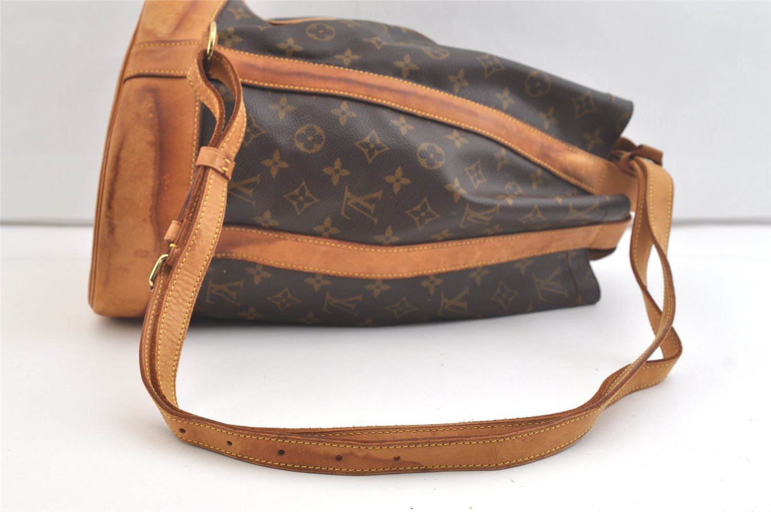 Authentic Louis Vuitton Monogram Randonnee PM Shoulder Bag M42243 LV 2610K
