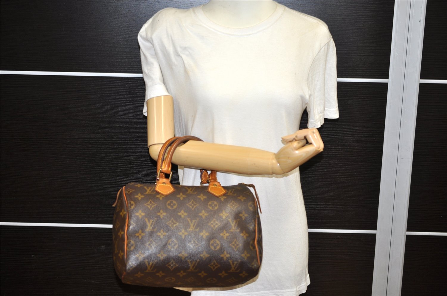 Authentic Louis Vuitton Monogram Speedy 25 Boston Hand Bag M41528 LV 2611K