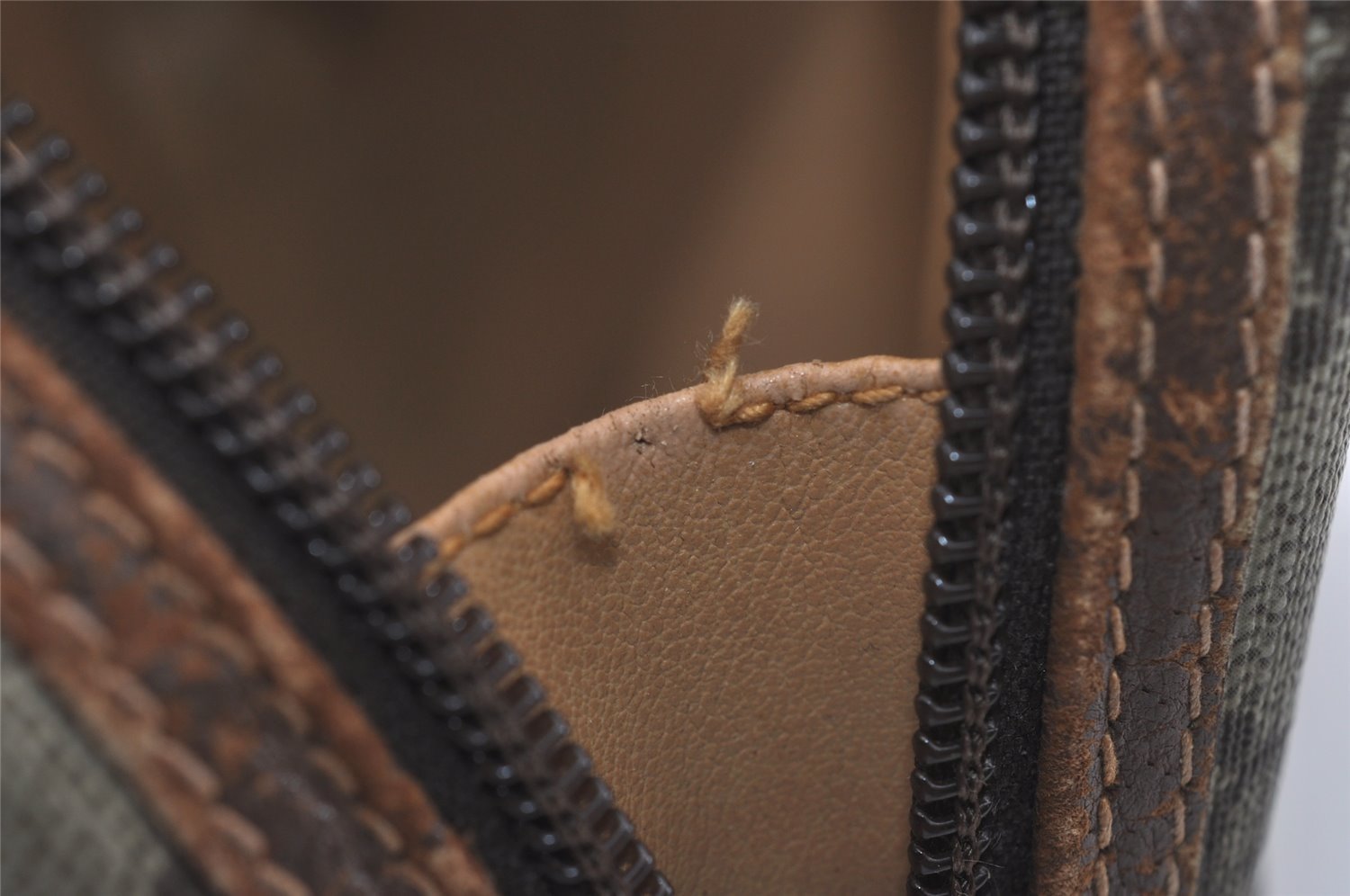 Authentic GUCCI Vintage Clutch Hand Bag Purse GG PVC Leather Brown 2612I