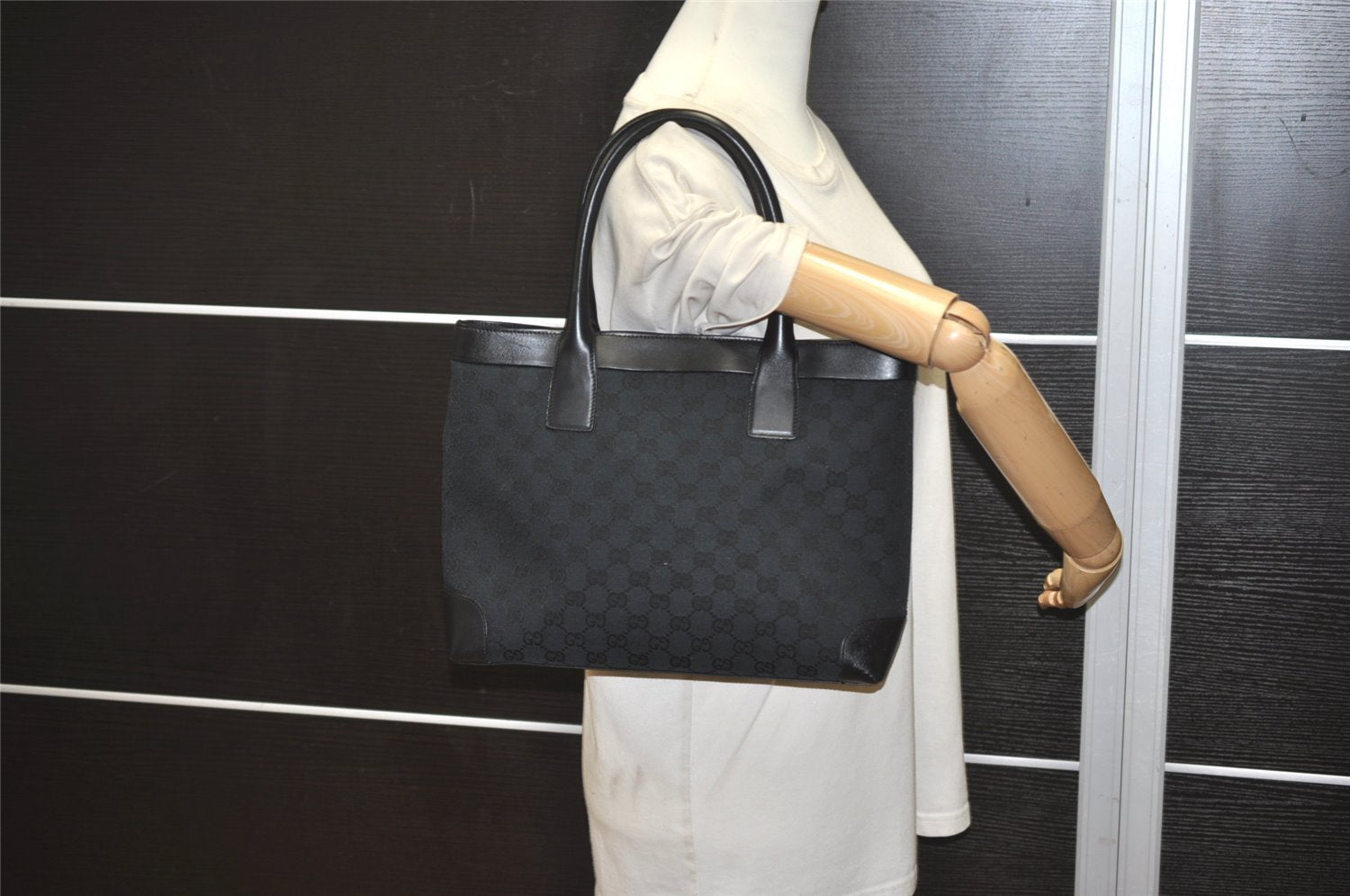Authentic GUCCI Vintage Shoulder Tote Bag GG Canvas Leather 0021119 Black 2613J