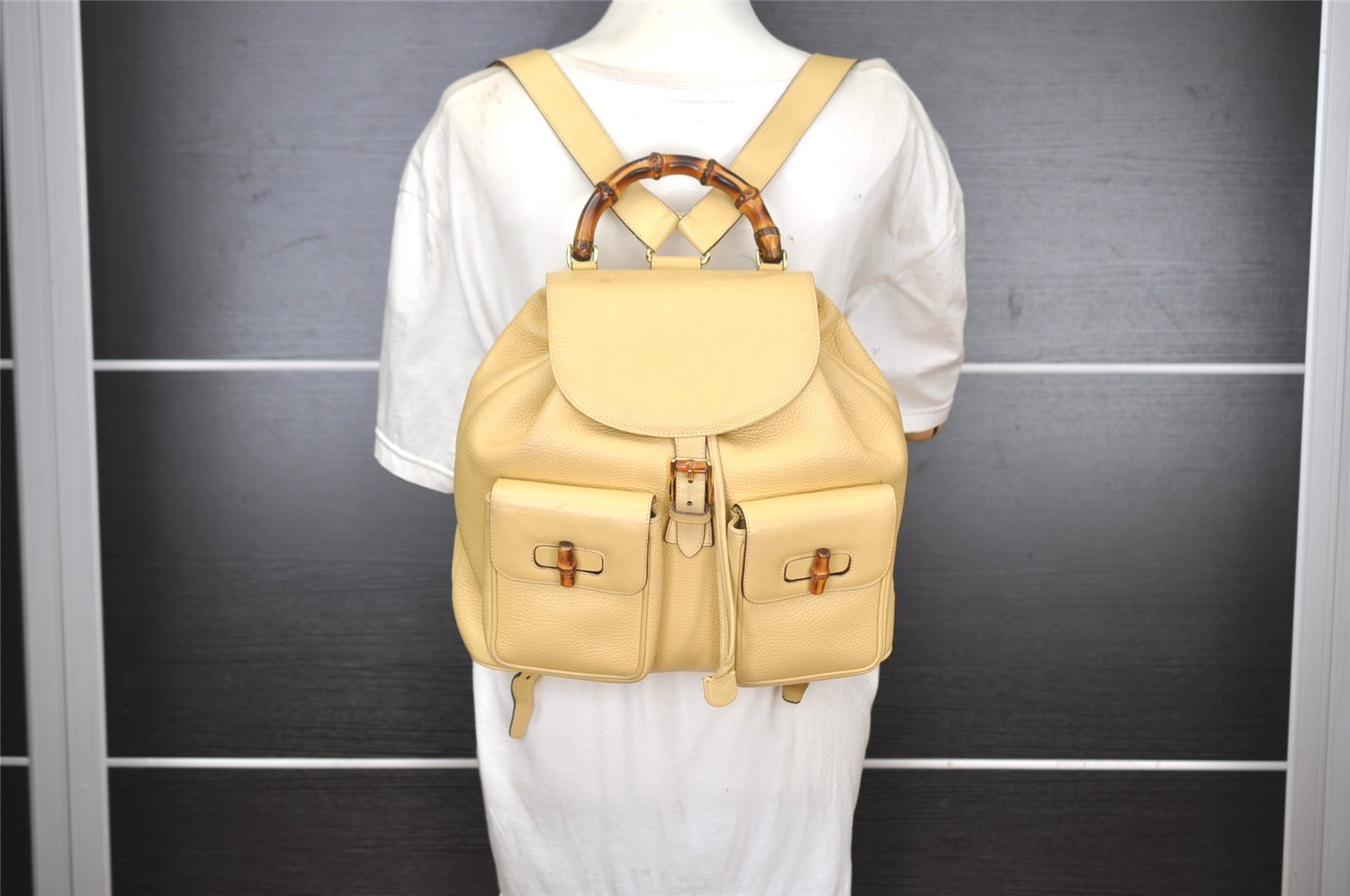 Authentic GUCCI Bamboo Vintage Backpack Leather Yellow Cream 2619I