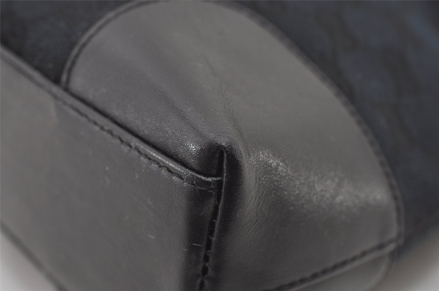 Authentic GUCCI Vintage Shoulder Bag Purse GG Canvas Leather 0014231 Black 2624J