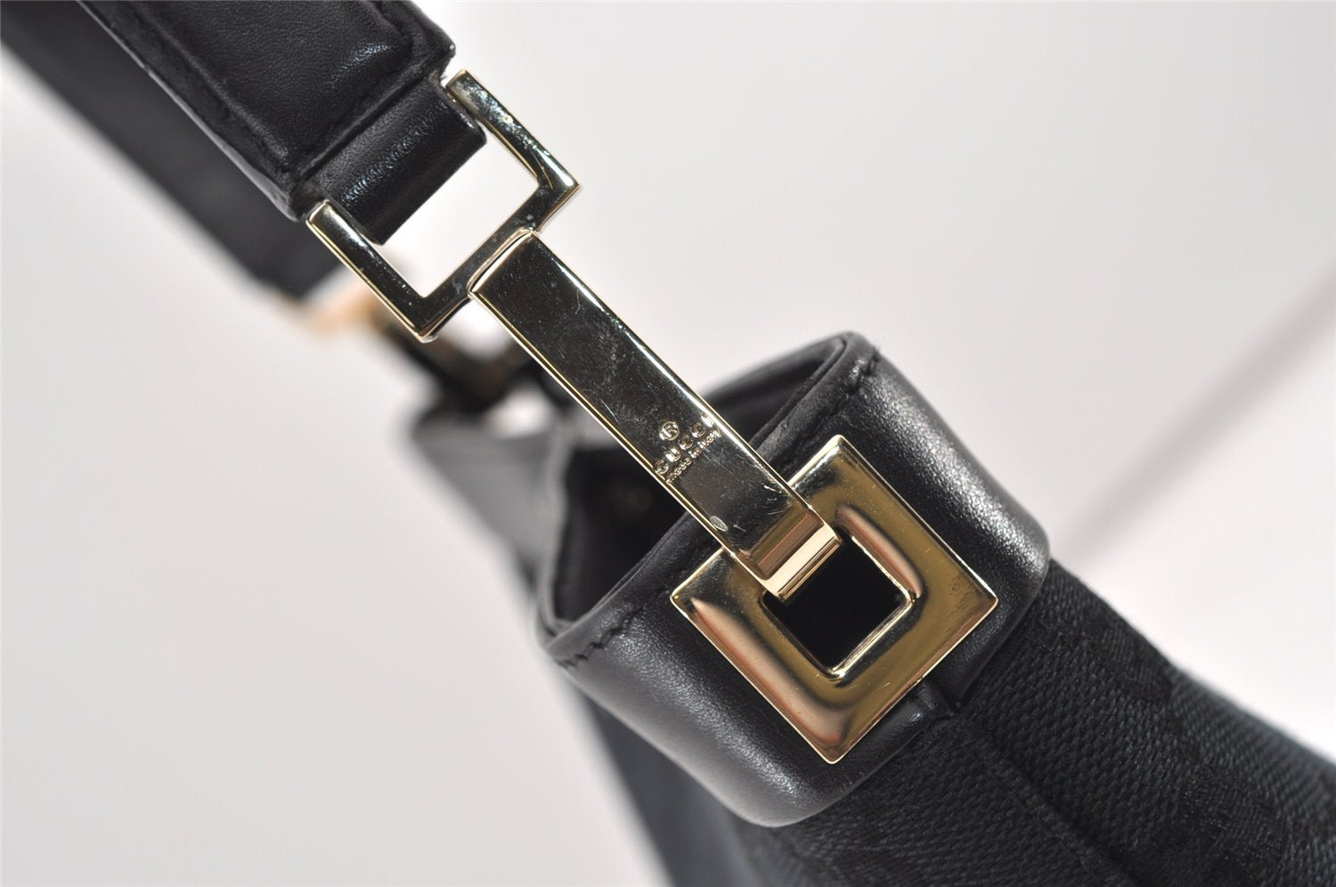 Authentic GUCCI Vintage Shoulder Bag Purse GG Canvas Leather 0014231 Black 2624J