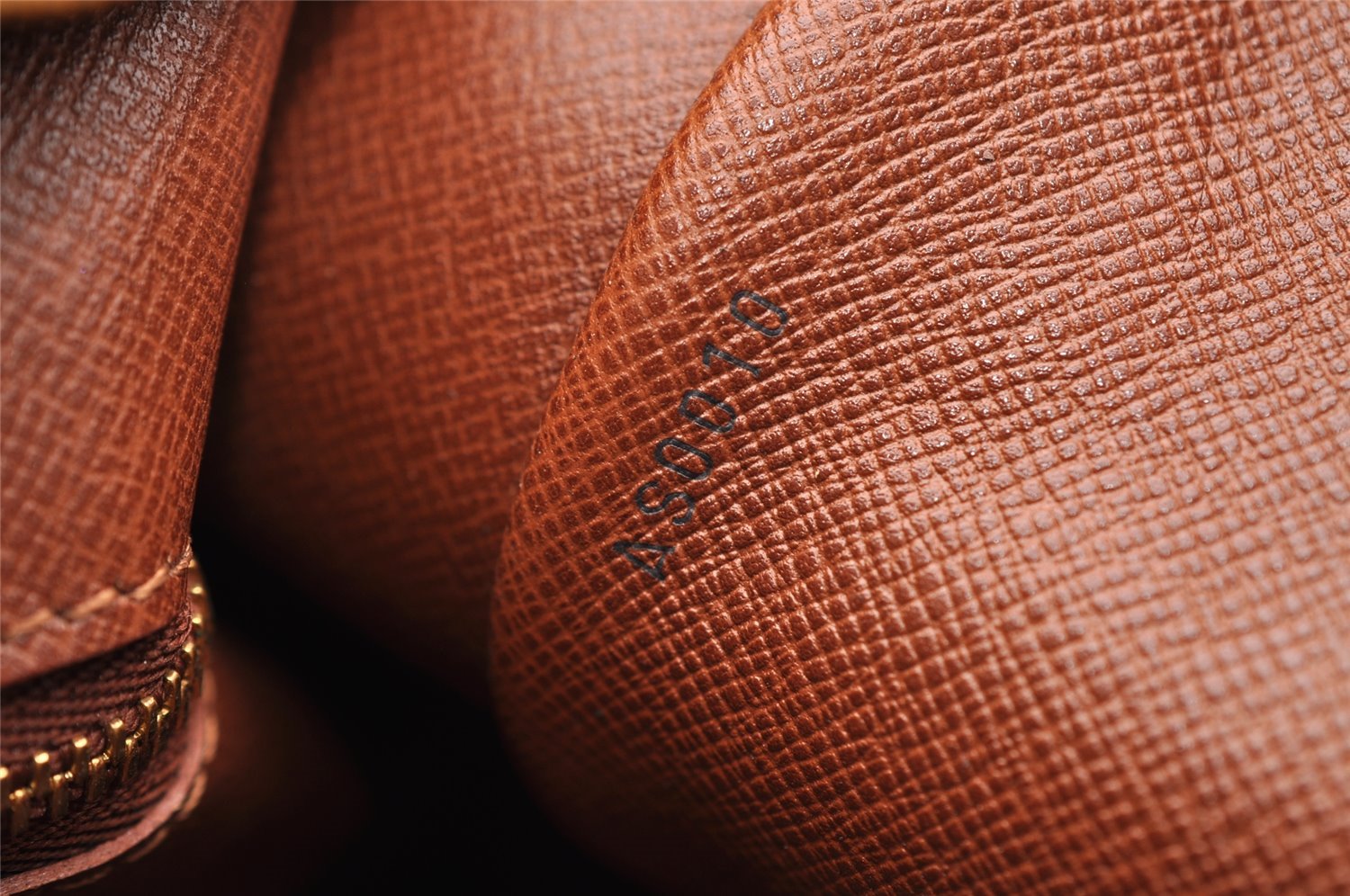 Authentic Louis Vuitton Monogram Boulogne 30 Shoulder Cross Bag M52165 LV 2629I