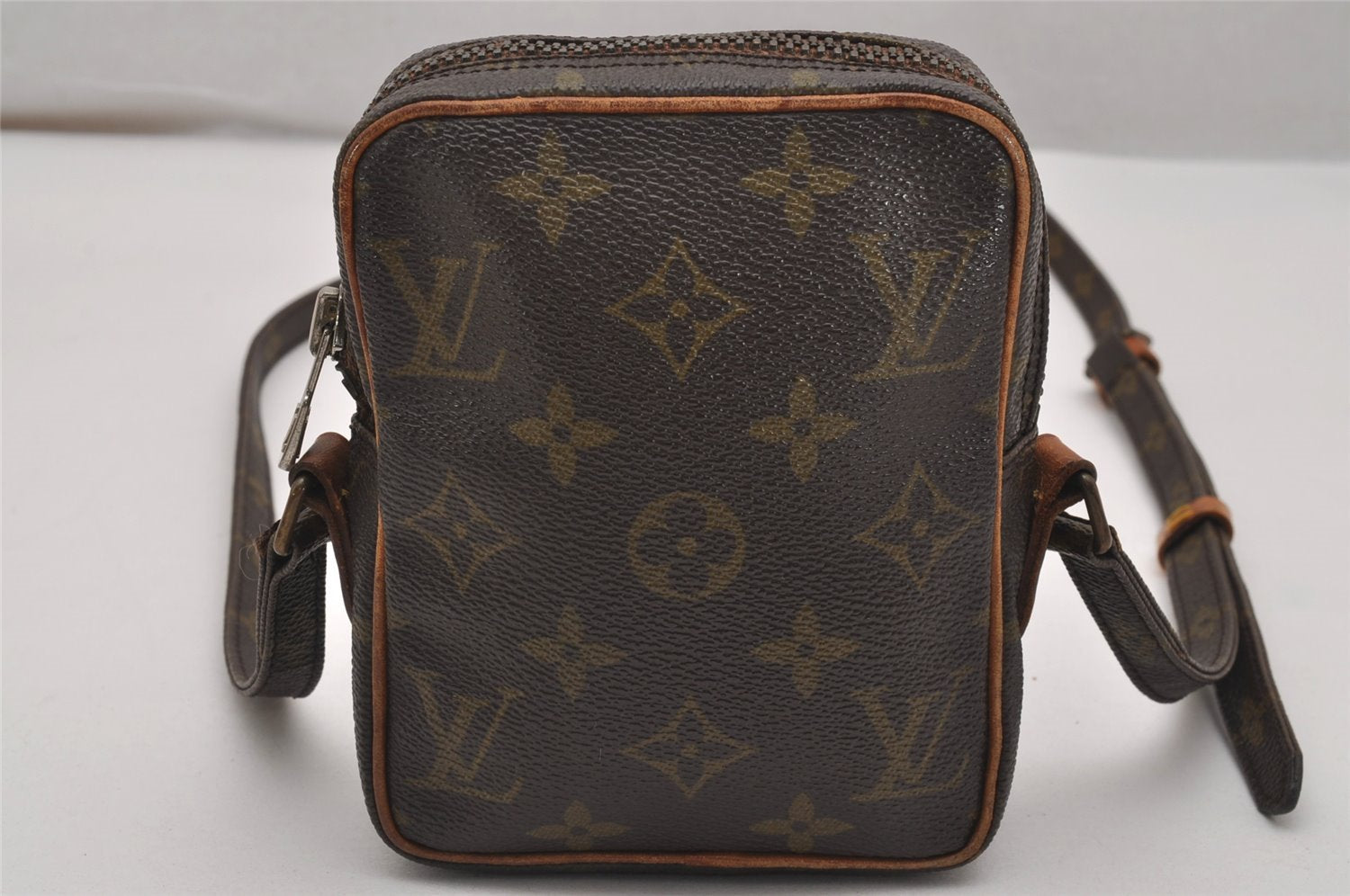 Auth Louis Vuitton Monogram Mini Poche Danube Shoulder Cross Bag M45268 LV 2629J