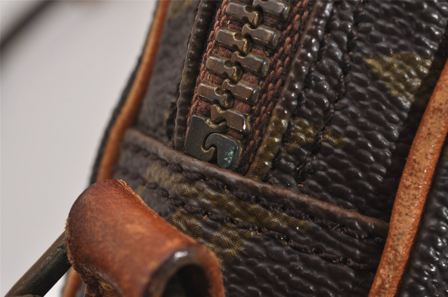 Auth Louis Vuitton Monogram Mini Poche Danube Shoulder Cross Bag M45268 LV 2629J